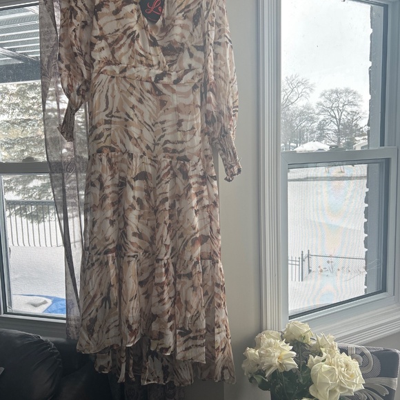 NWT Feminine Bohemian/Coasal Lined Flowy Belted Maxi dress - Picture 6 of 6